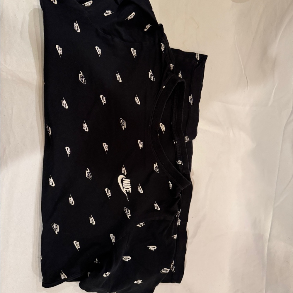 Nike Black and White Kids Short Sleeve Tee